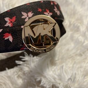 Reversible Signature with Logo Buckle Belt